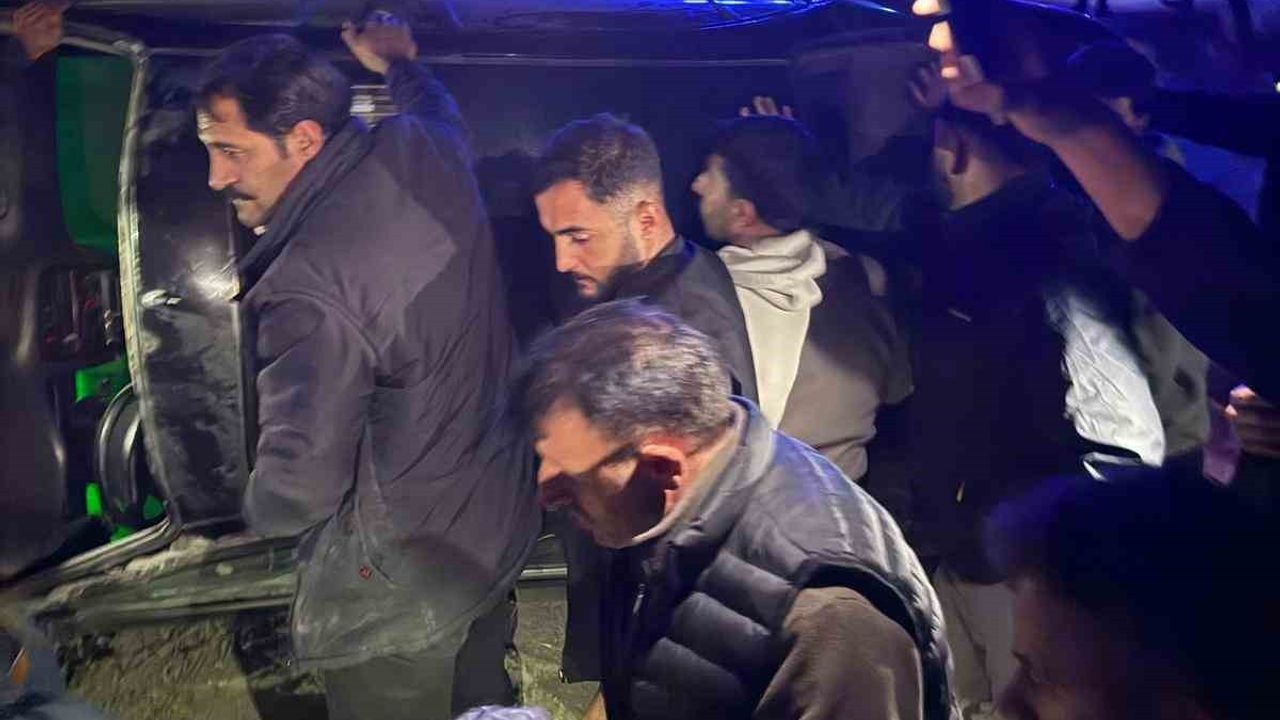 Van Tuşba'da Trafik Kazası: Devrilen Otomobilde 1 Yaralı
