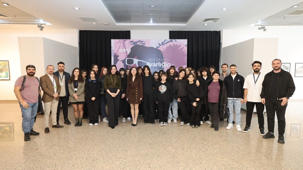Varlığın Arayüzü: Elif Çelebi'nin 79 Eseri Sefaköy Galeri Küp'te