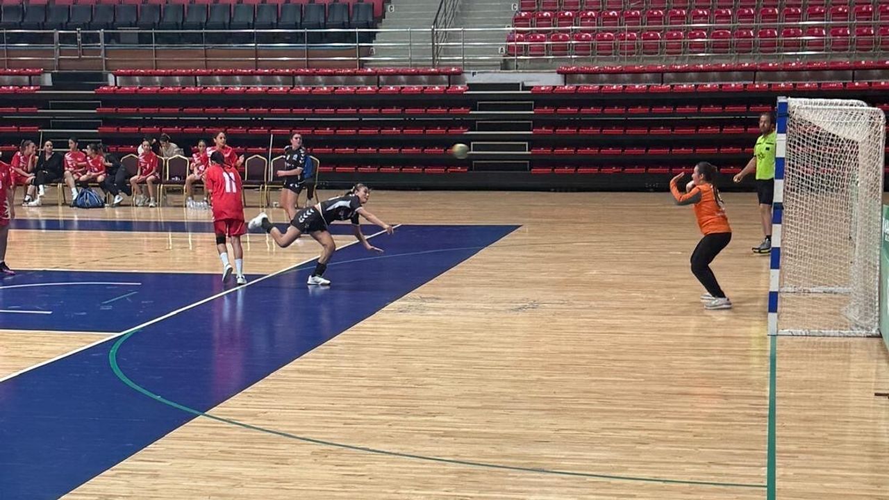 Yalıkavakspor Altyapısı Mevlana Turnuvasına 33-12'lik Farkla Başladı