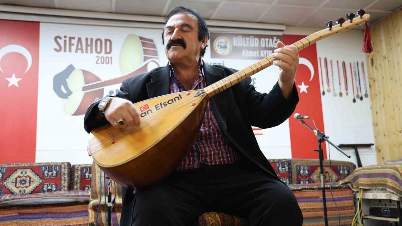 Yapay Zeka Sivas Türkülerinde Tartışma: Aşıklar İkiye Bölündü