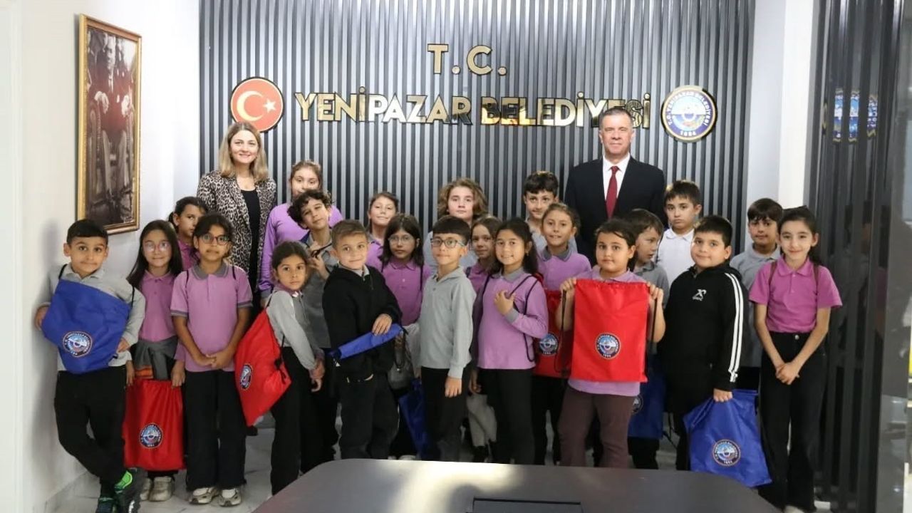 Yenipazar Belediye Başkanı Malik Ercan, İlkokul Öğrencilerini Makamında Ağırladı