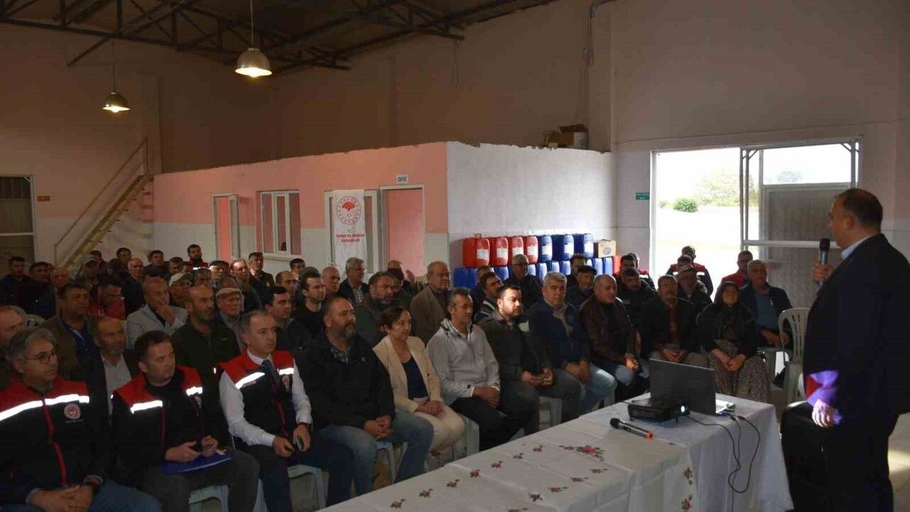 Yenipazar'da Üreticilere Şap Hastalığı Eğitimi: Aşılama ve Biyogüvenlik Öne Çıktı