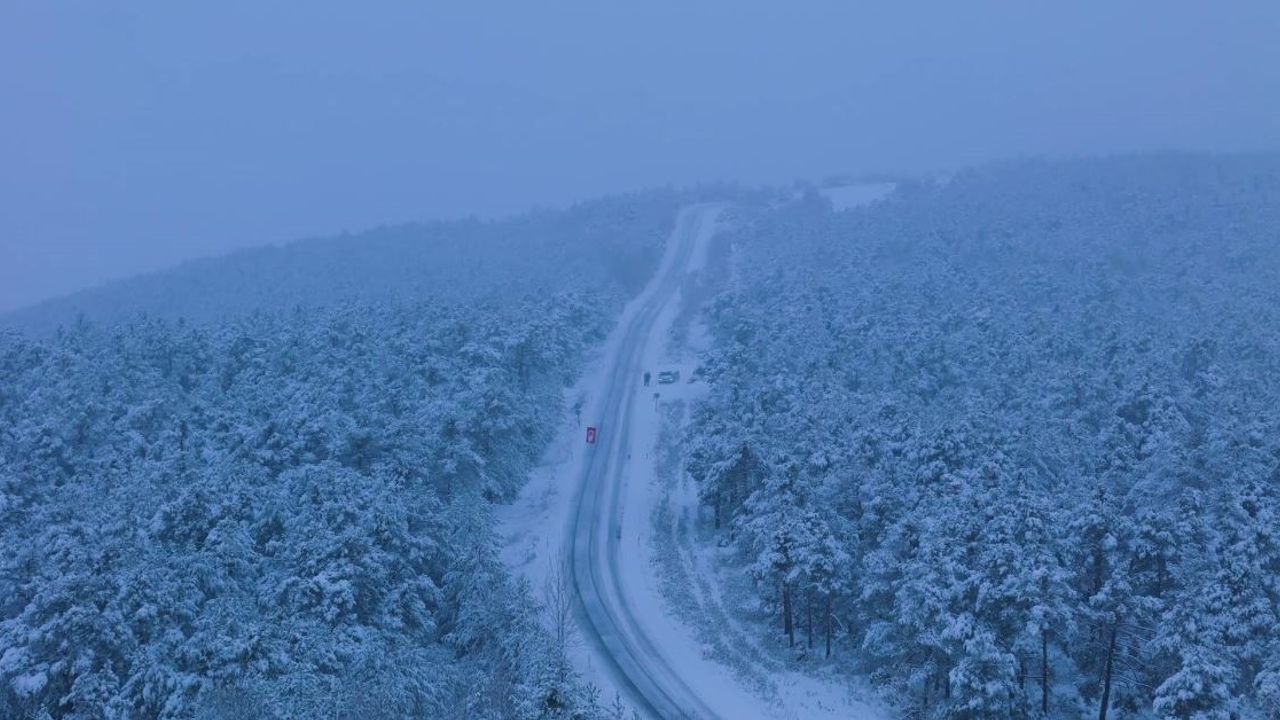 Yozgat’ta Mevsimin İlk Karı: Akdağmadeni Beyaza Bürüdü