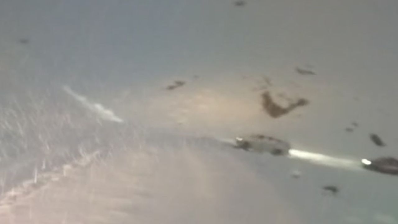 Yüksekova’da yoğun kar: Mehmetçik mahsur kalan sürücüleri kurtardı