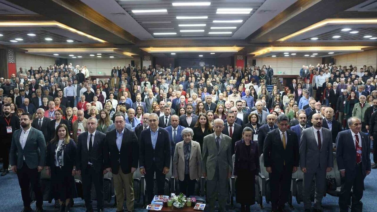 Yunusemre'de Eğitim Masaya Yatırıldı: CHP Eğitim Manifestosu İlk Kez Açıklandı