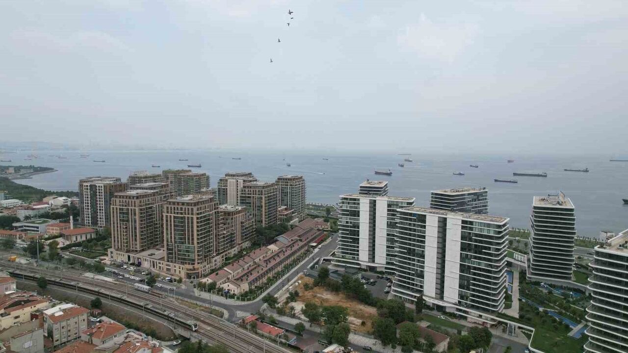 Zengin Türkler Dubai'ye Akın Ediyor: 2024'te 10 Binin Üzerinde Konut