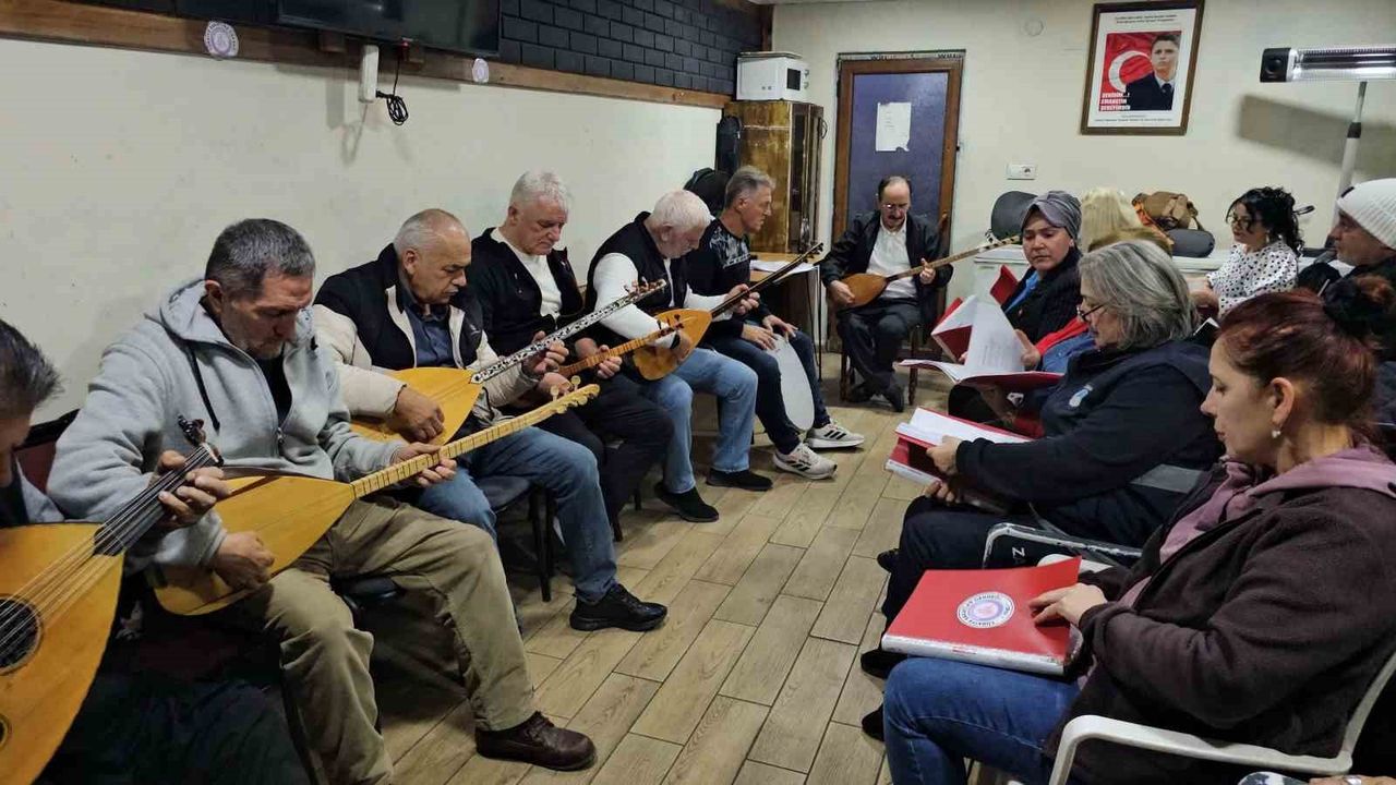 Zonguldak'ta 38 Kişilik Engelliler Korosu Türkülerle Engelleri Aşıyor