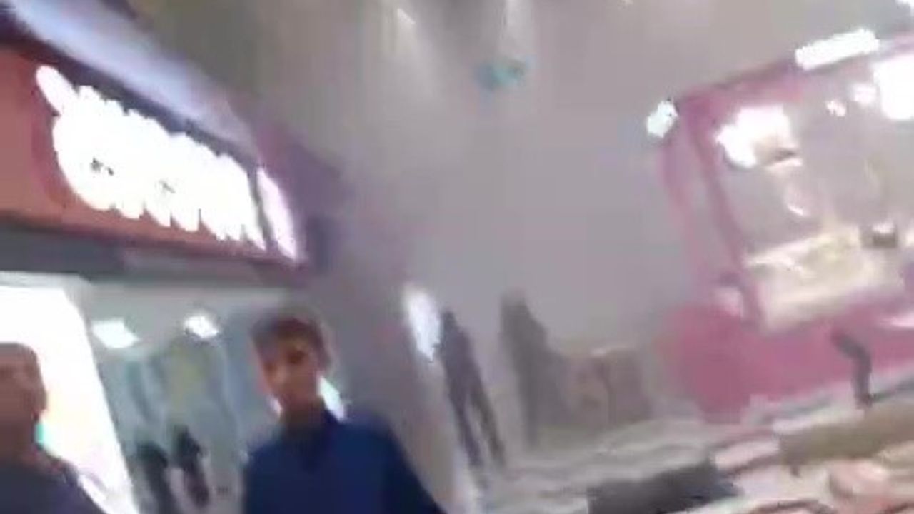 Zonguldak'ta Esas 67 Burda AVM'de Restoran Yangını: Tahliye ve Kontrol