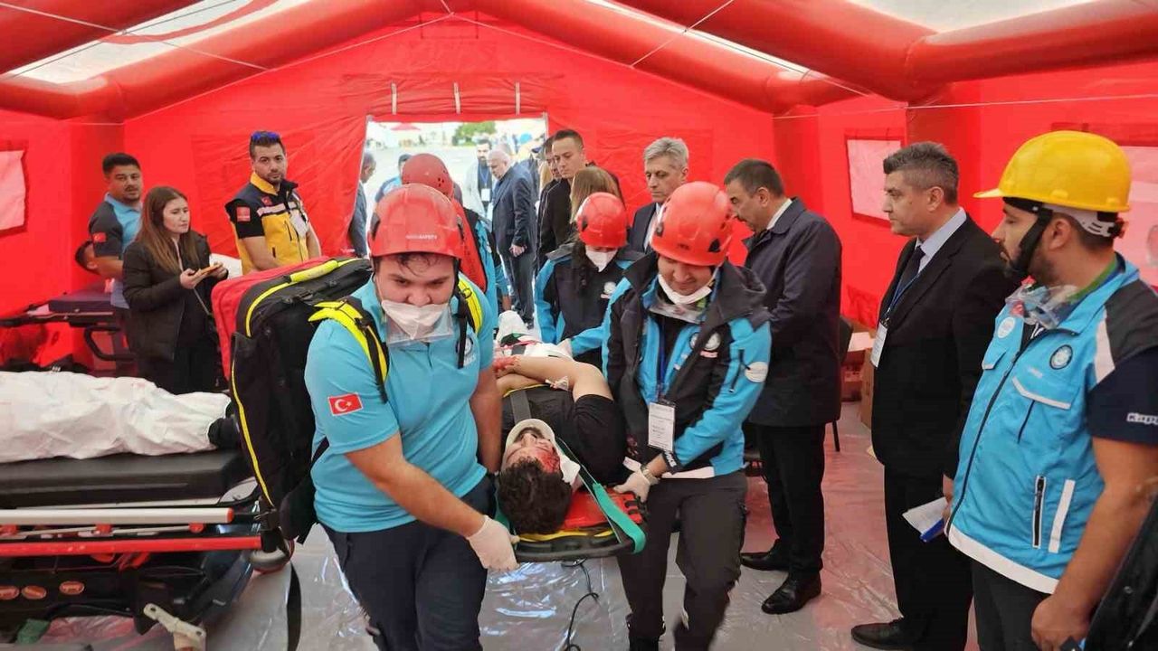 Zonguldak'ta 'Pallada' ve 'Kafkametler' Faciası Yıl Dönümünde Gemi Kazası Tatbikatı