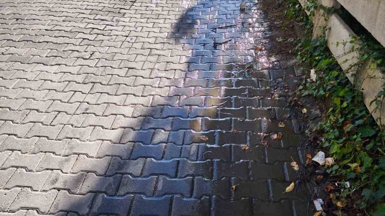 Zonguldak'ta Su Patlağı: Meşrutiyet/Meşruiyet Mahallesinde Tonlarca Su Boşa Aktı