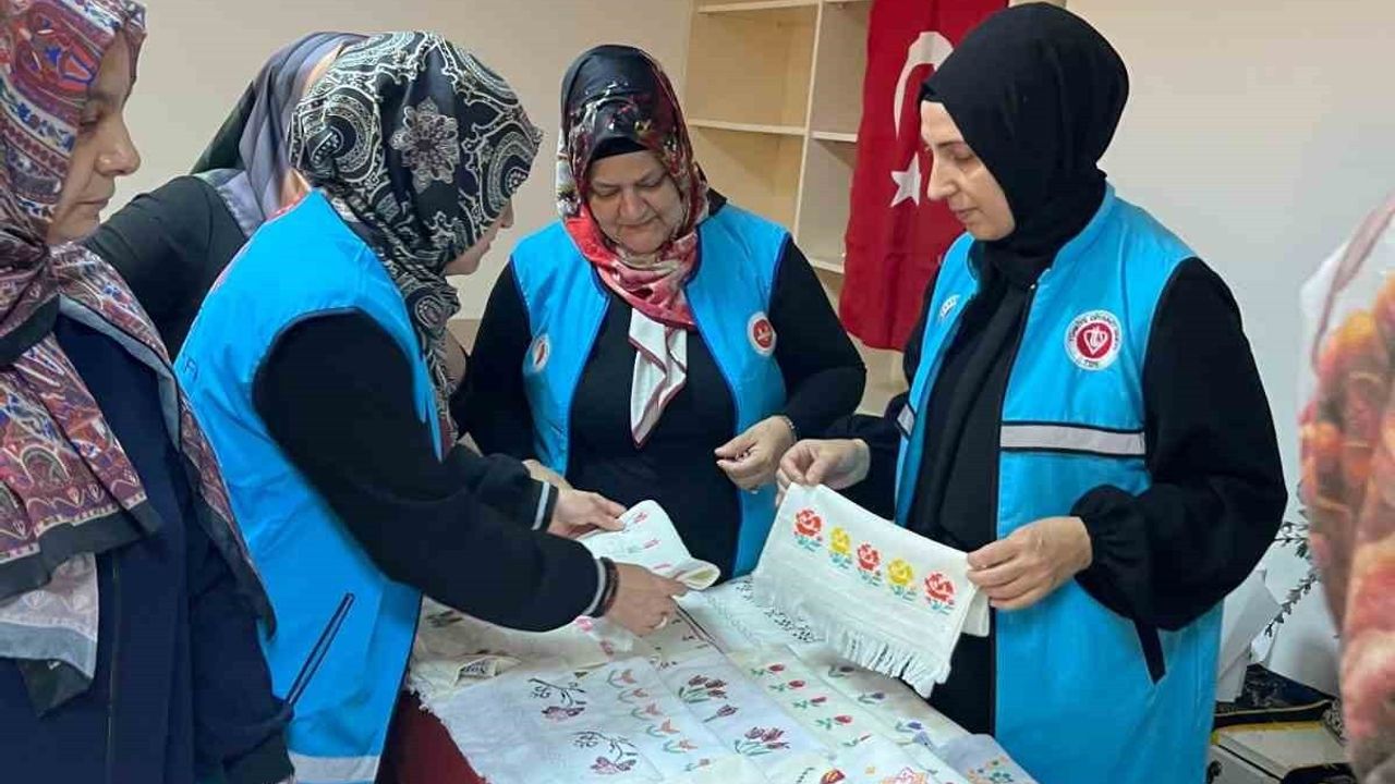 Zonguldak'ta TDV Kadın Kolları'ndan 'İlmek İlmek İyilik' ve 'Kış Bayramı' Yardımı