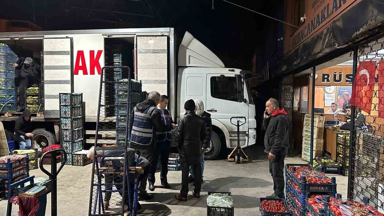 Zonguldak Toptancı Hali’ne Şafak Denetimi: Defterd…