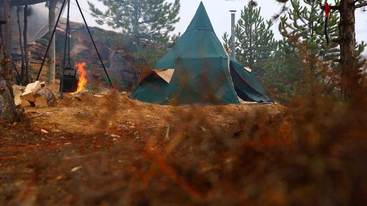 15 yıllık coğrafya öğretmeni Emrah Turhan, kamp ve bisikletle doğayı keşfediyor