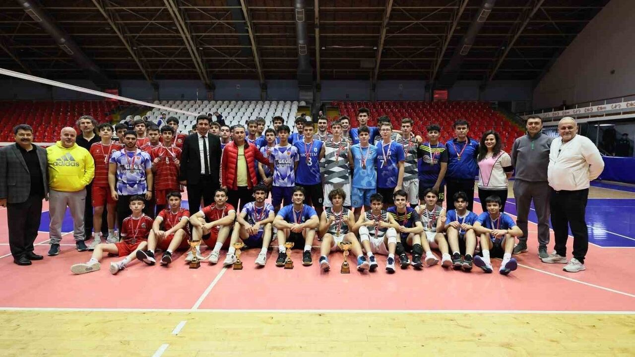 2025-2026 Okul Sporları Voleybol Gençler İl Birinciliği Sonuçlandı