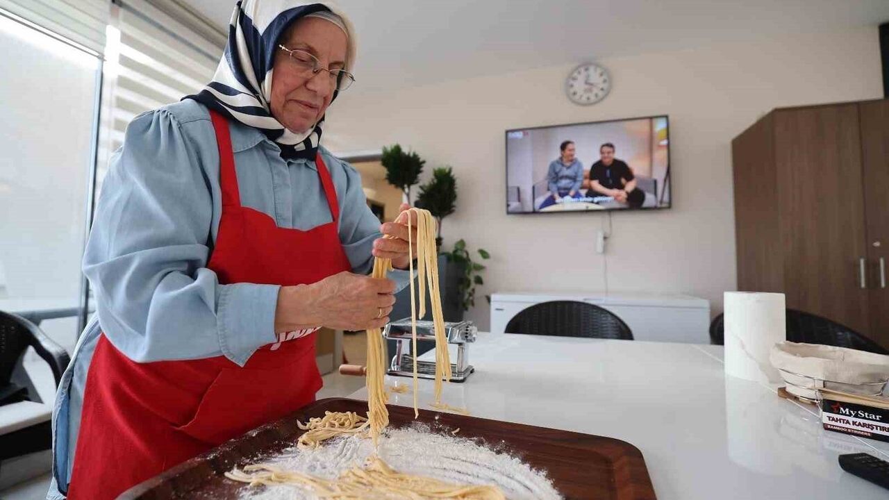70 Yaşında Nurgül Şengür, İtalyan Mutfağı Hayalini Bağcılar'da Gerçekleştirdi