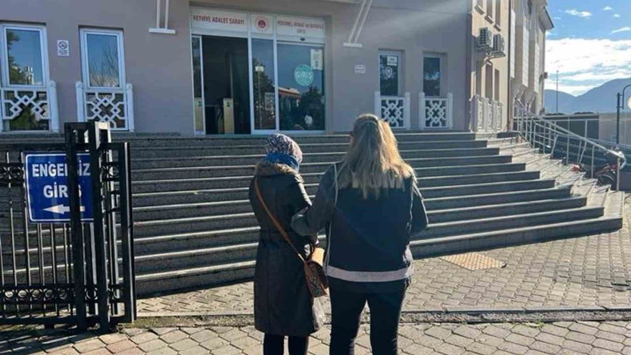 8 Yıldır Aranan FETÖ Firarisi Kadın Fethiye’de Yakalandı