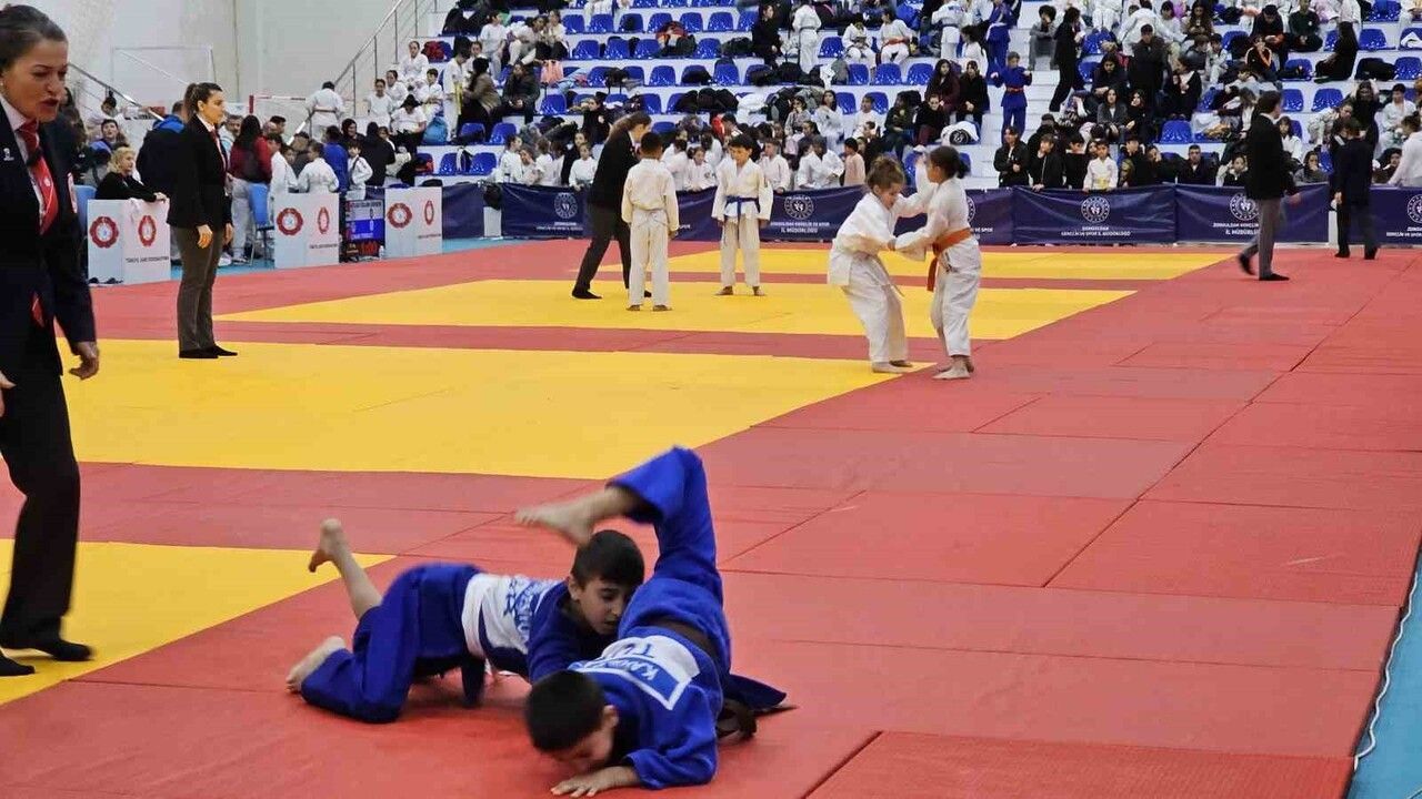 9. Uluslararası Madenci Kupası Judo Turnuvası Zonguldak’ta başladı