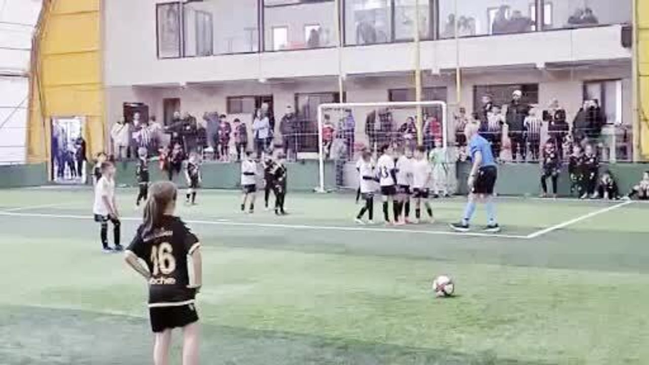 9 Yaşındaki Defne Mina Şatır’ın Şık Golü Viral Oldu