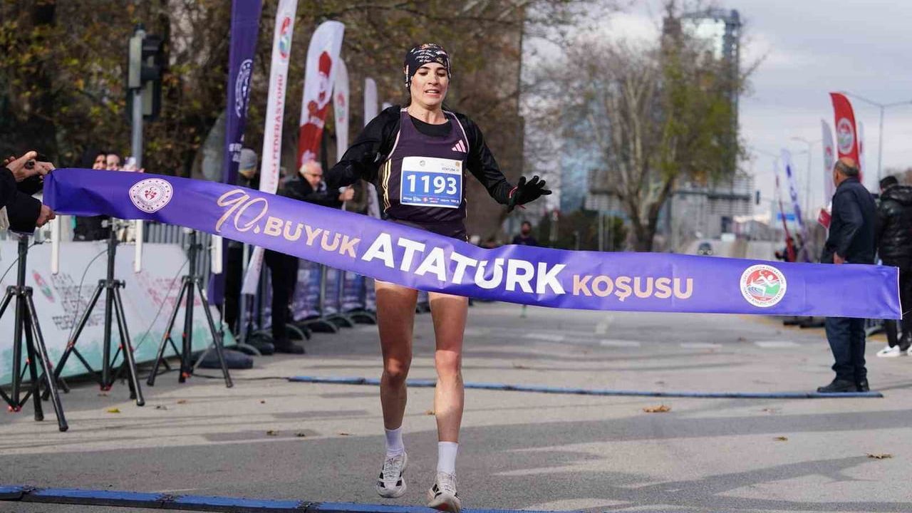 90. Büyük Atatürk Koşusu Tamamlandı: Ergüven ve Öztürk Zirvede