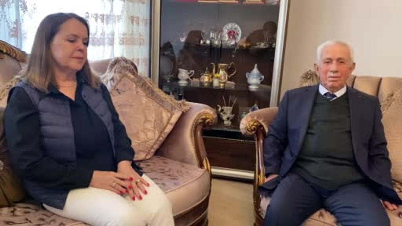 93 Yaşındaki Mehmet Özcan 10 Cumhuriyet Altınını Jandarma Asayiş Vakfı'na Bağışladı