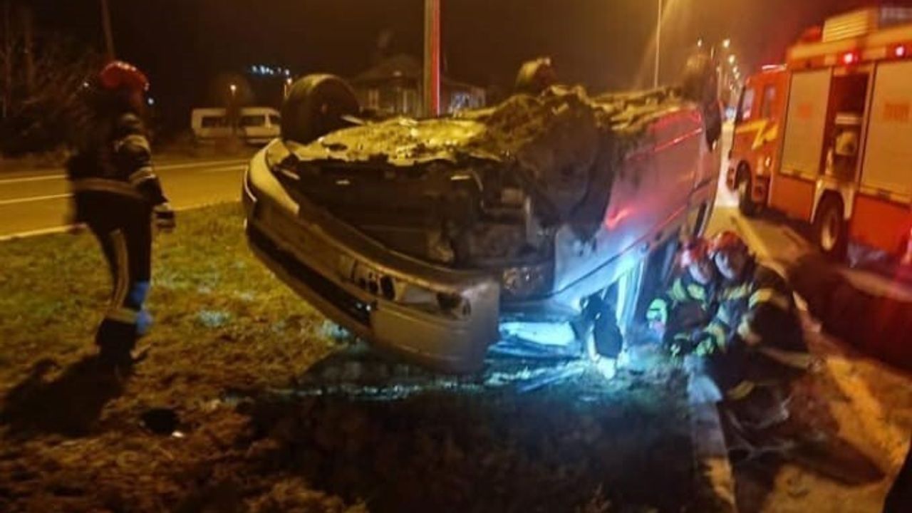 Acıpayam'da Otomobil Yoldan Çıktı: 1 Yaralı