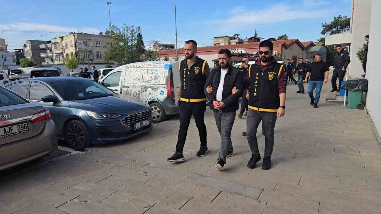 Adana'da 179 Suçtan Aranan Firari Hükümlü AVM'de Yakalandı