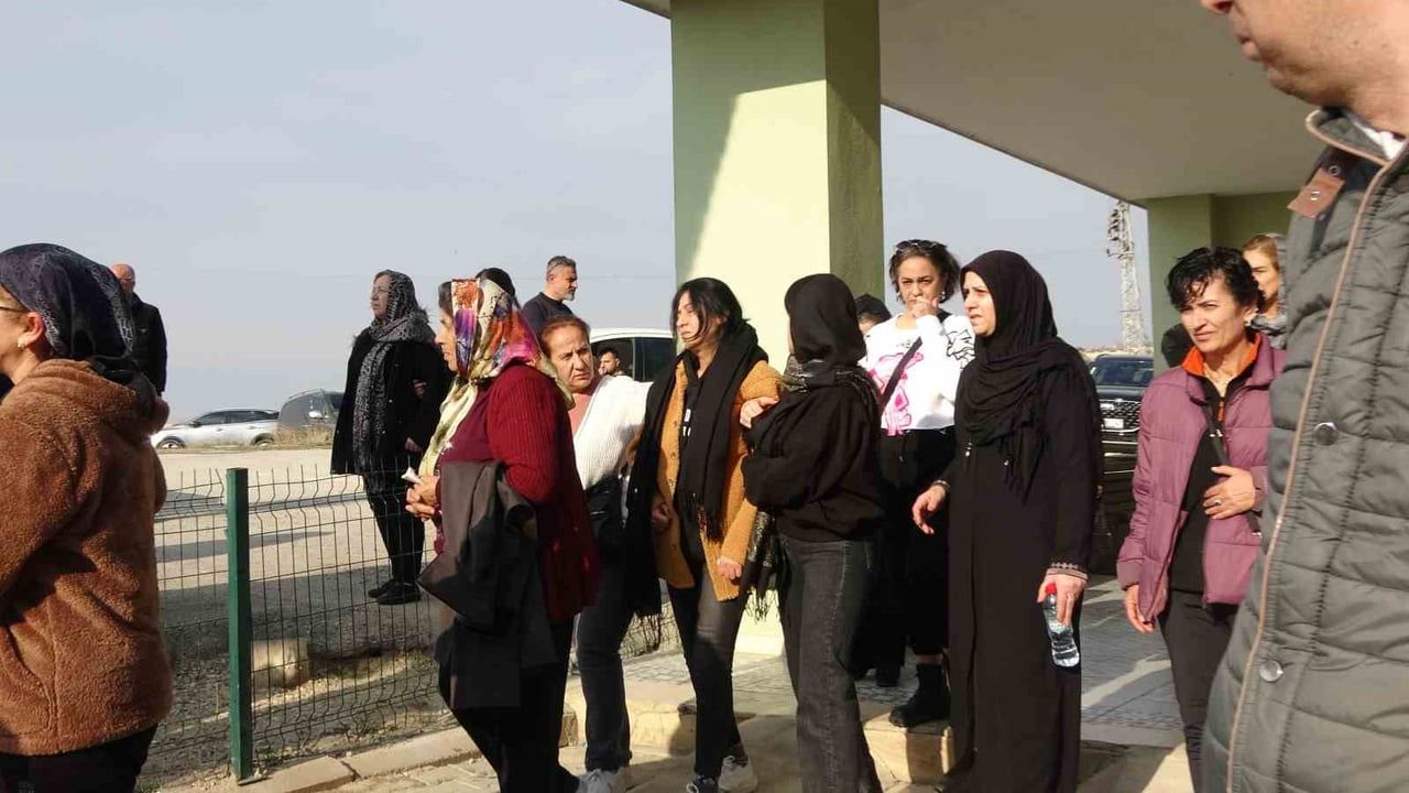 Adana'da Babasının Öldürdüğü Kardeşler Toprağa Verildi: Anne Feryadı