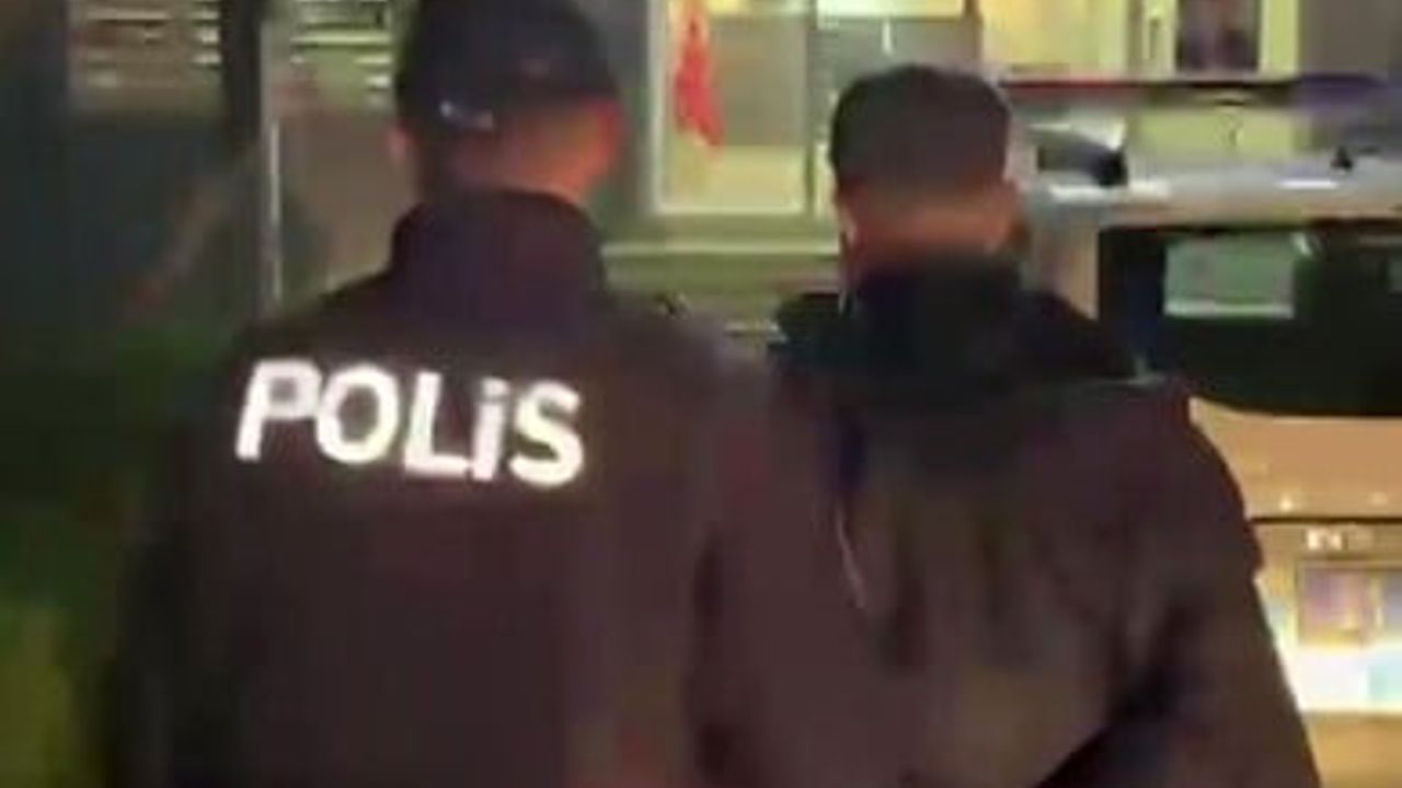 Adana'da Polis Şüphesiyle Yakalanan Şahsa 9 Yıl 2 Ay Hapis
