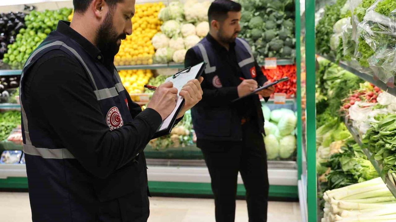 Adana'da Yeni Yıl Öncesi Eş Zamanlı Fahiş Fiyat Denetimi