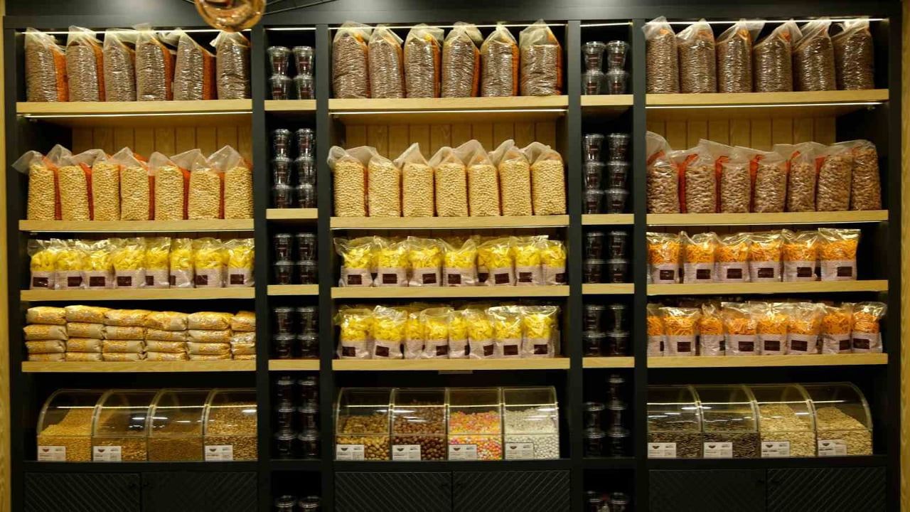 Adana'da Yeni Yıl Öncesi Kuru Yemişlere Yoğun Talep