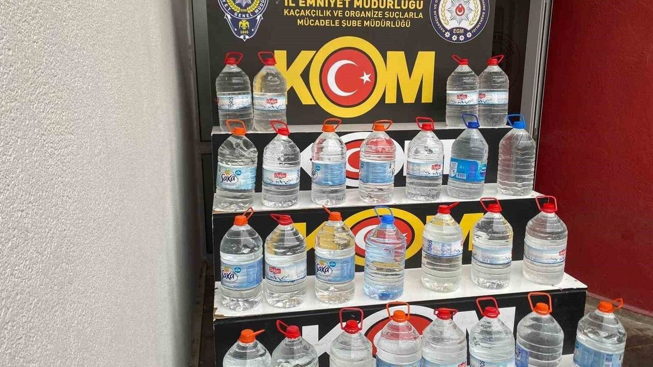 Adana'da Yılbaşı Öncesi Sahte İçki Operasyonu: 2 Ton 80 Litre Etil Alkol Ele Geçirildi