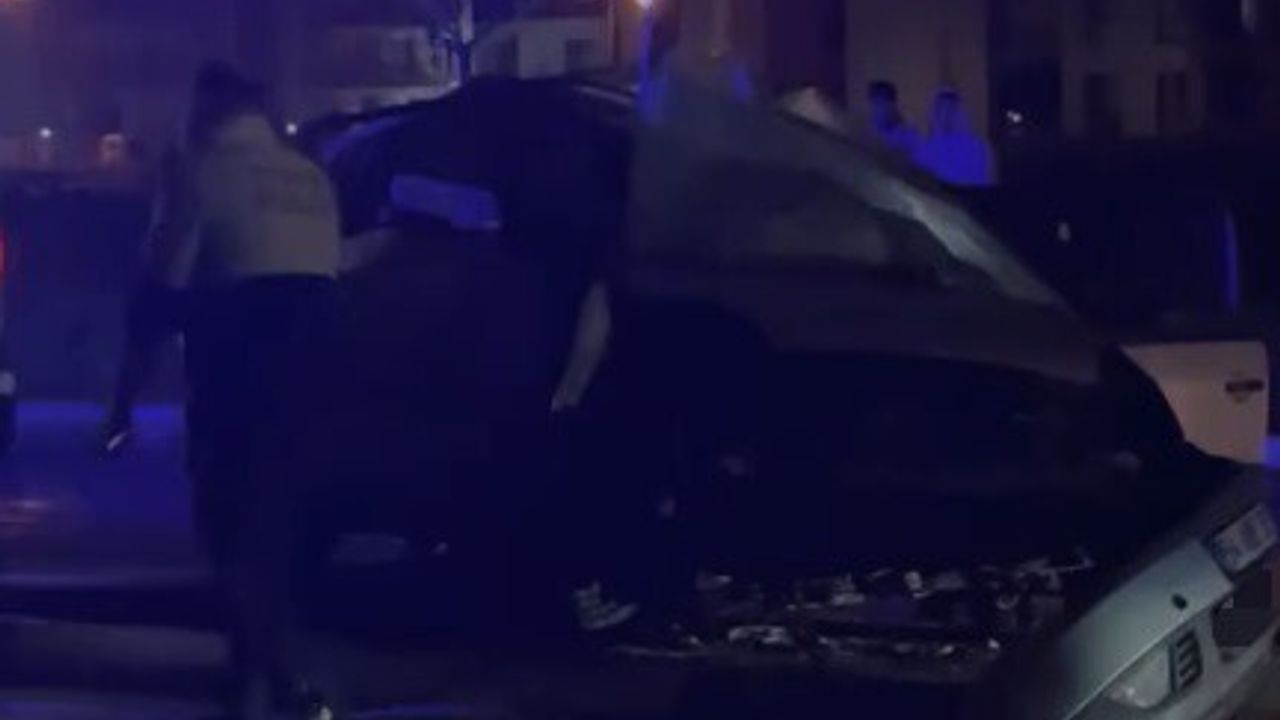 Adapazarı'nda 23 Yaşındaki Genç Aydınlatma Direğine Çarparak Yaşamını Yitirdi