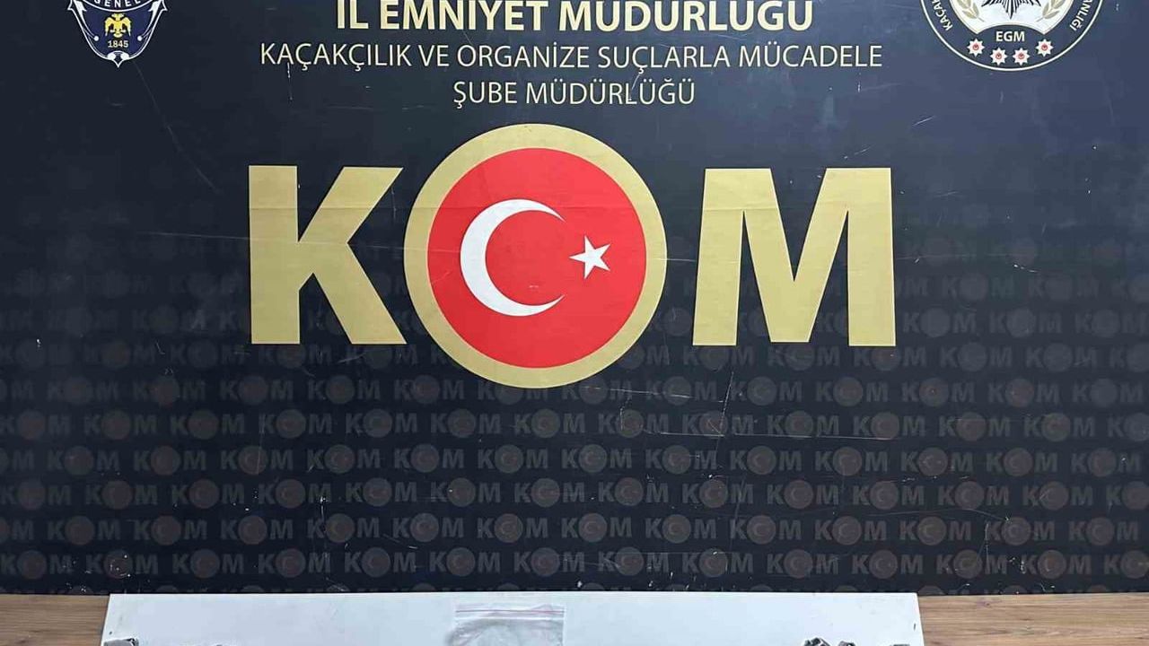 Adapazarı'nda 4 Operasyon: 8 Ruhsatsız Silah, 4 Gözaltı