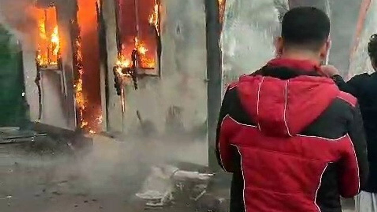 Adıyaman'da Konteyner Yangını: Konteyner Kullanılamaz Hale Geldi