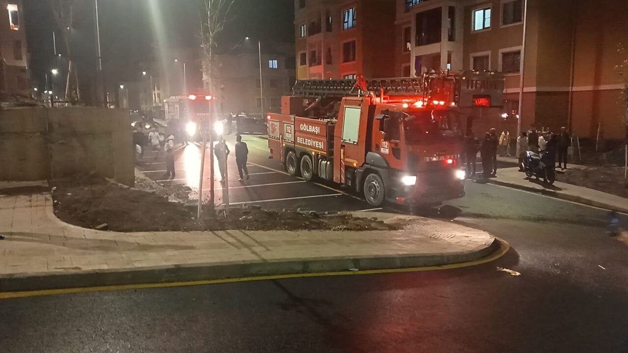 Adıyaman Gölbaşı'nda Şarjda Bırakılan Telefonun Bataryası Patladı