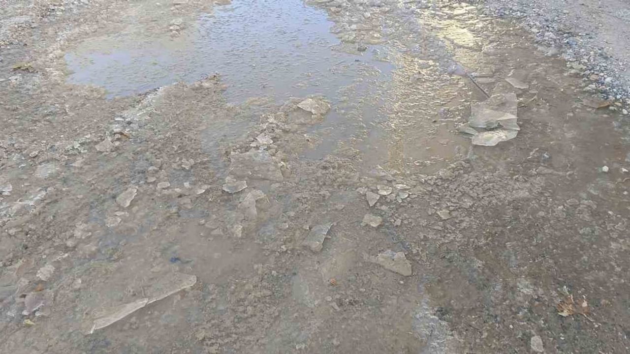 Adıyaman Gölbaşı'nda Soğuk Hava: Sular Dondu