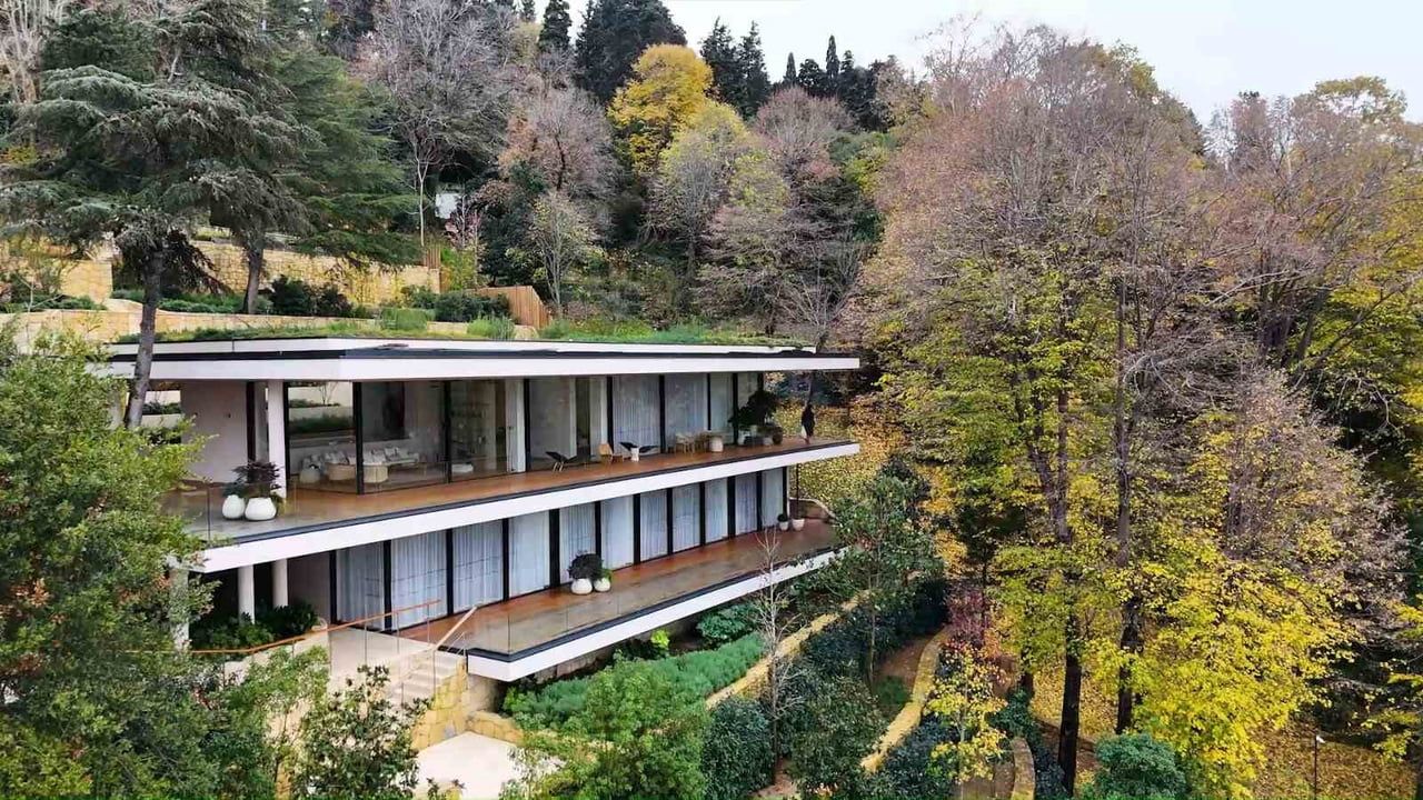 Adnan Oktar’ın eski villası Üsküdar Vaniköy’de restorasyondan çıktı — Son hali havadan görüntülendi