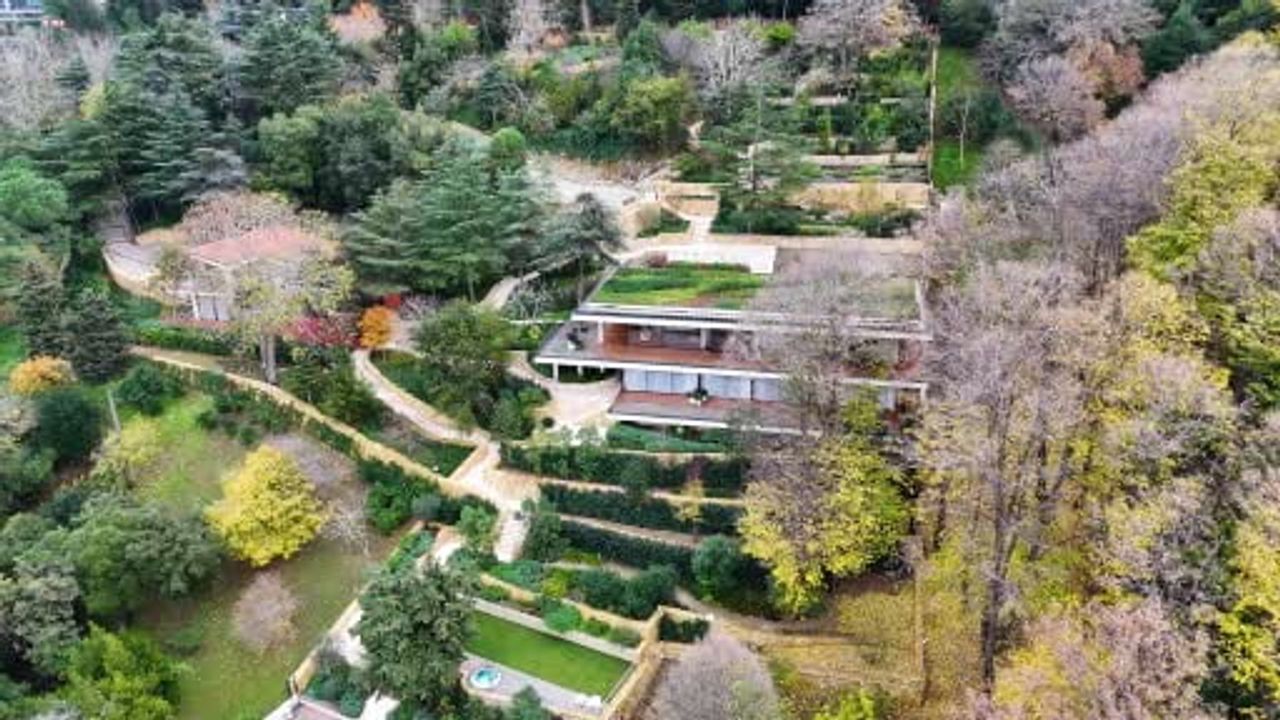 Adnan Oktar’ın Eski Villası Yenilendi: Rus Oligark İddialı Yapının Son Hali