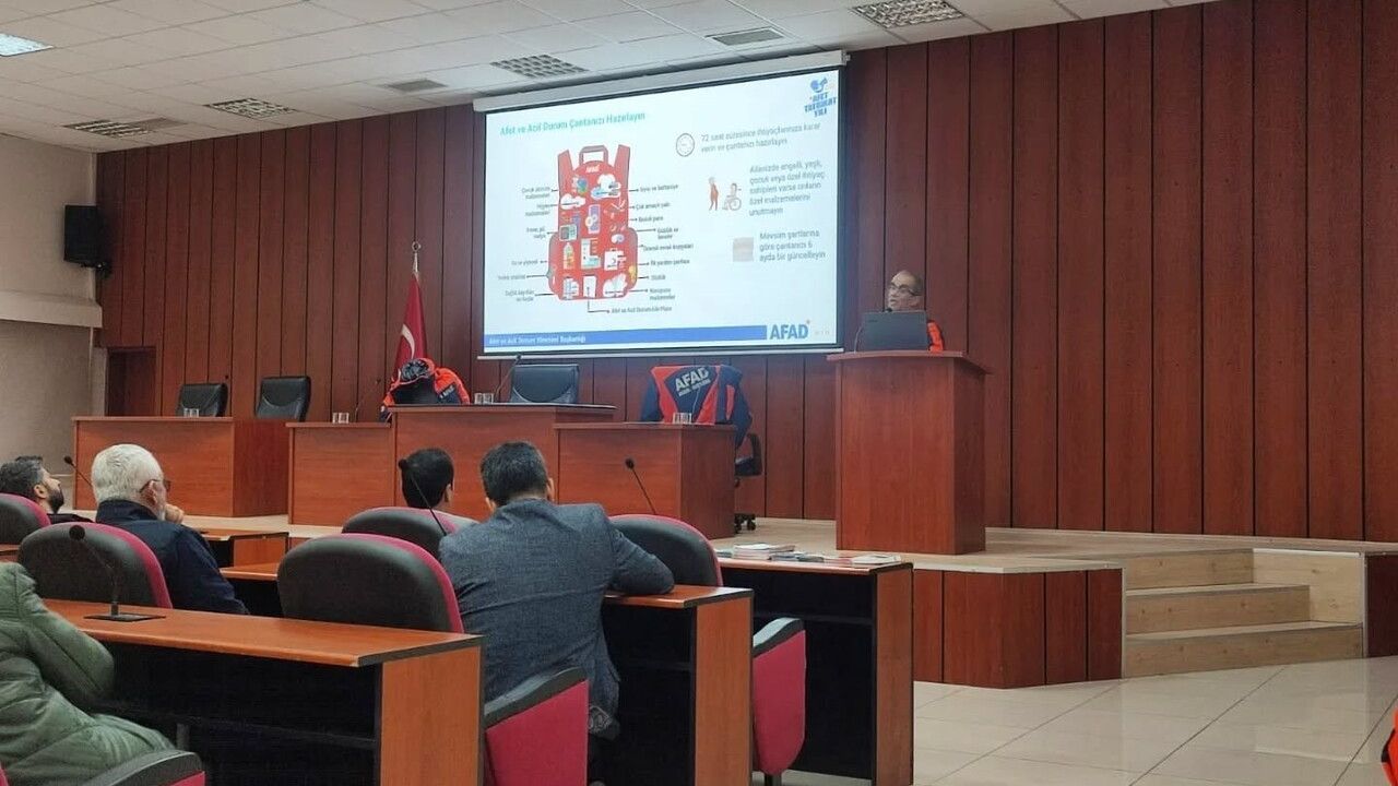 AFAD Aydın’dan Kurum Personeline Afet Farkındalık Eğitimi ve Tahliye Tatbikatı