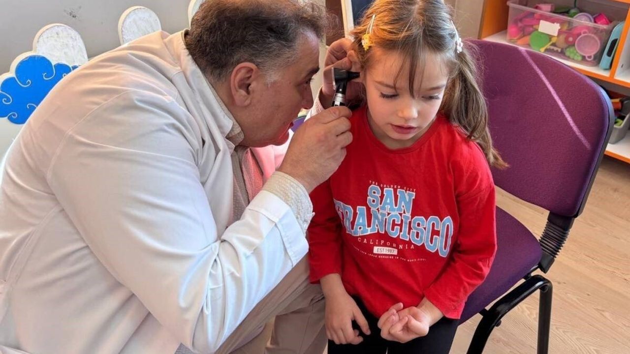 Afyonkarahisar'da Anaokulu Sağlık Taraması: 15 Temmuz Şehitler Anaokulu'nda AFSÜ Ekibi