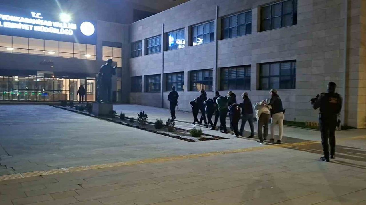 Afyonkarahisar'da DEAŞ Operasyonu: 7 Tutuklama, Yılbaşı Eylemi Engellendi