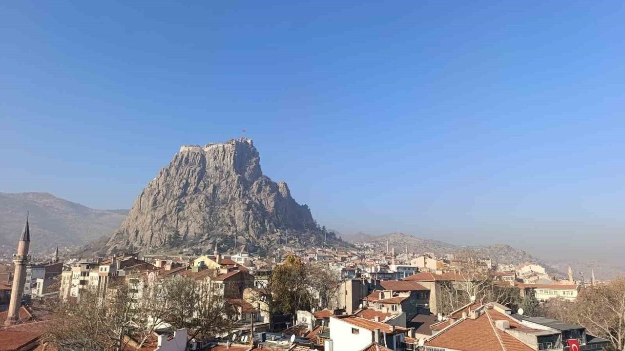 Afyonkarahisar'da Hafta Sonu Yağış ve Isınma Bekleniyor