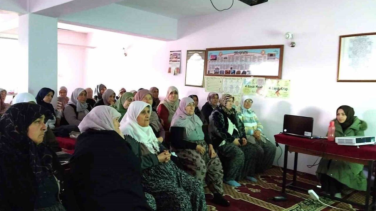 Afyonkarahisar'da Kadın Çiftçilere Eğitim: Tarımın İsimsiz Kahramanları