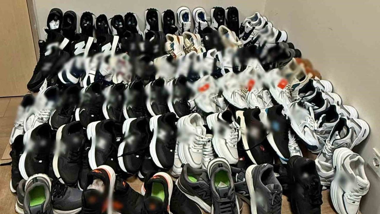 Afyonkarahisar'da Polis 60 Çift İmitasyon Ayakkabı Ele Geçirdi