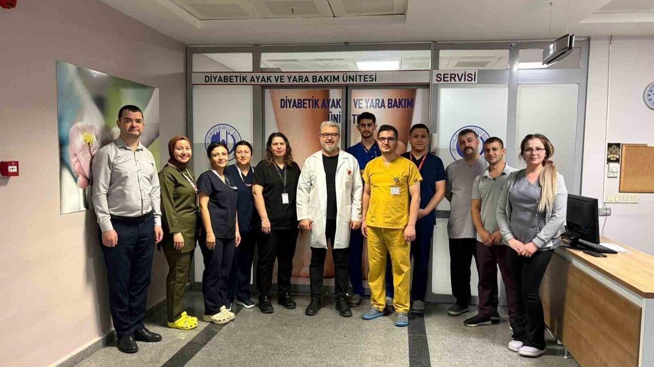 Afyonkarahisar Devlet Hastanesi'nde Diyabetik Ayak ve Yara Bakım Servisi 4 Yıldır Şifa Dağıtıyor