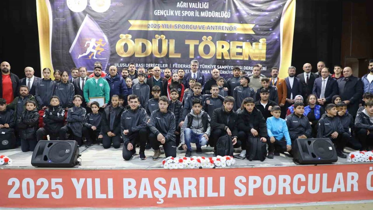 Ağrı'da 2025 Sporcu ve Antrenör Ödül Töreni: 71 Sporcu, 20 Antrenör Ödüllendirildi