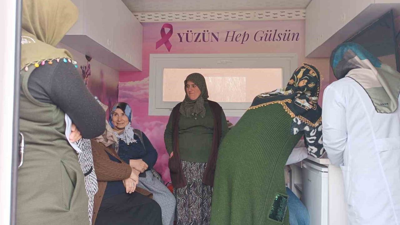 Ağrı'da Gezici Kanser Tarama Aracıyla Köylerde Ücretsiz Kadın Taraması