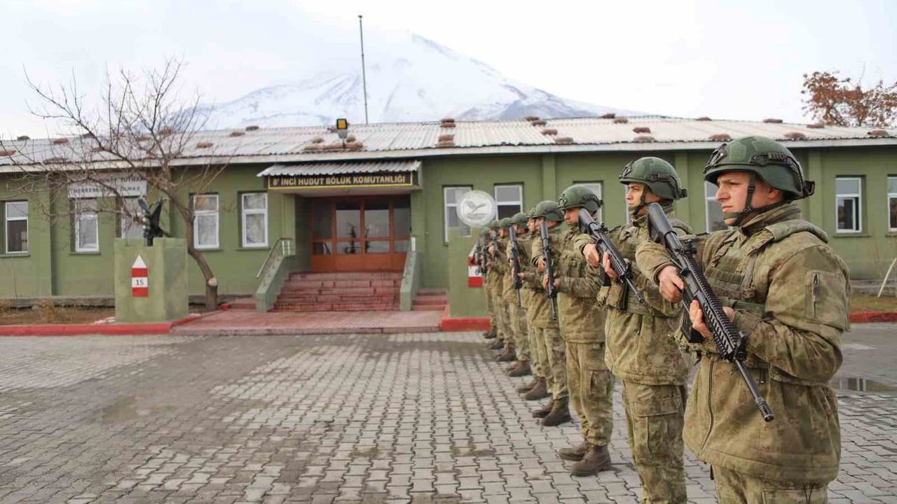 Ağrı Dağı eteklerinde Mehmetçik yeni yıla nöbette