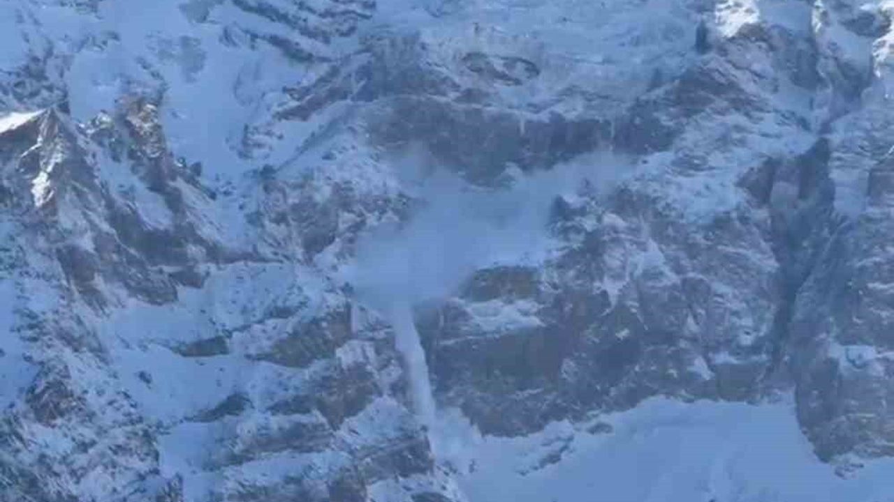 Ağrı Dağı'nda Çığ: Iğdır Yeni Doğan'da Dağcıların Cep Kamerasıyla Görüntülendi