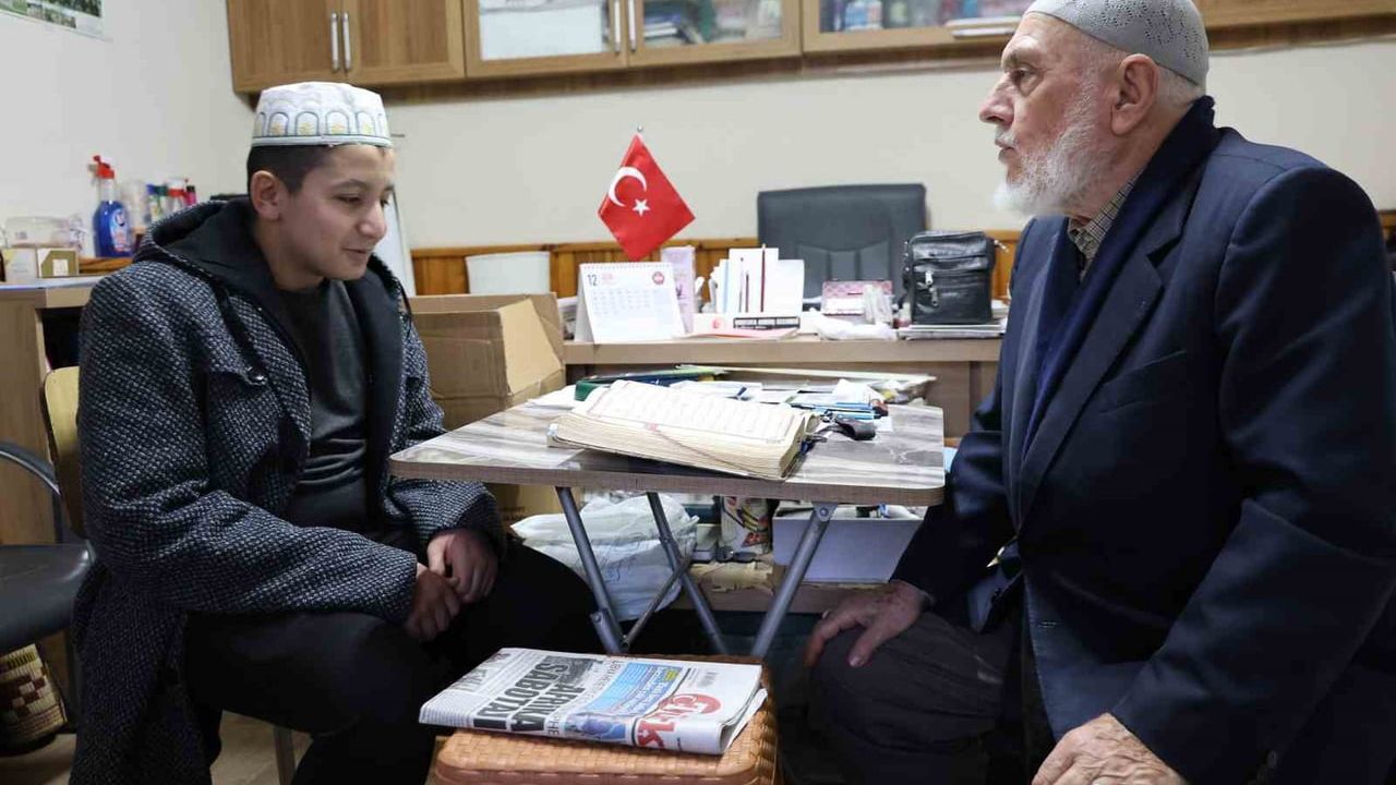 Ahmet Dede’nin Nazilli Koca Cami avlusuna sığan 63 yıllık ömrü